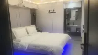 卓凡自住民宿（省政府地鐵站店） - 山景