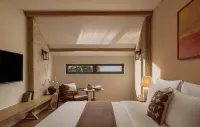 Signature The Valley Retreat, a brand of Modern Village Lifestyle - balcony