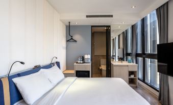 Explore Hotel