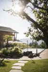 Presulis Hideaway Apartments & Restaurant