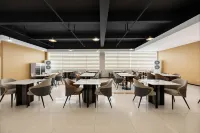 HGrove Hotel (Yangxunqiao Metro Station)