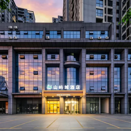 Shanyucheng Smart Hotel (Lingchuan County Bus Terminal)
