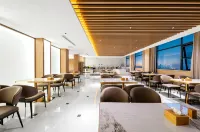 Wanxi Hotel (Dengzhou Huazhou Bus Station Branch) - parking