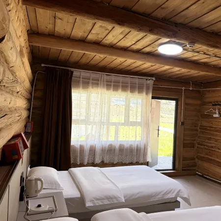 Gusongju Dining Homestay (Baihaba Scenic Area)