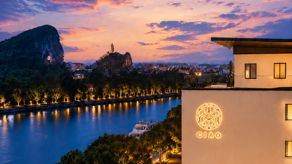 Li River CIAO Hotel( Guilin Elephant Trunk Hill)