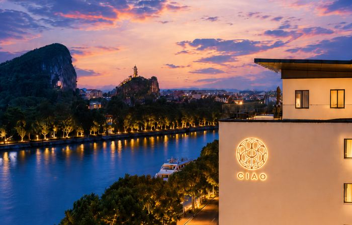 Li River CIAO Hotel( Guilin Elephant Trunk Hill)
