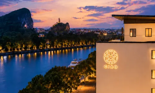Li River CIAO Hotel( Guilin Elephant Trunk Hill)