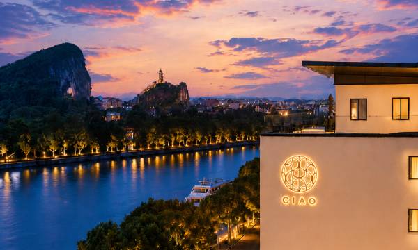 Li River Ciao Hotel( Guilin Elephant Trunk Hill)