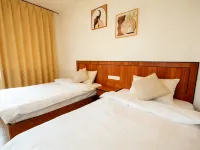 Yuhai Zhiyue Homestay (Hailing Island Dajiao Bay Scenic Area) - Inns