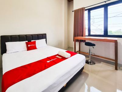 RedDoorz near Stasiun Purwokerto 2