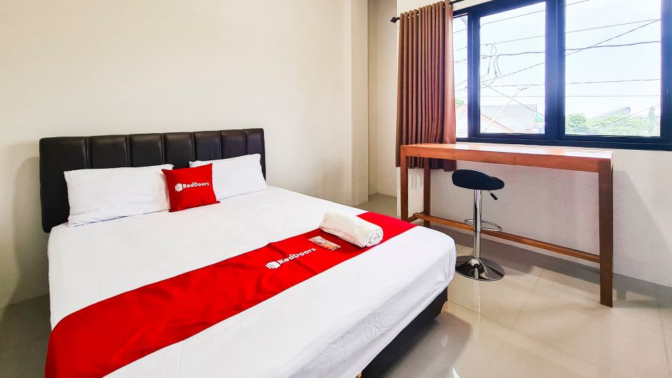 RedDoorz near Stasiun Purwokerto 2
