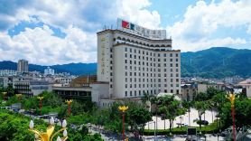 L. Road Grand Hotel