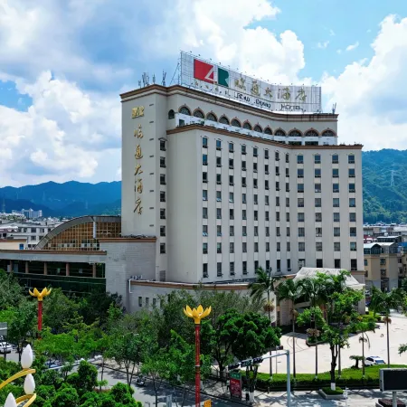 L. Road Grand Hotel