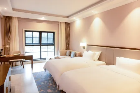 Cezanne Manor Hotel & Resort