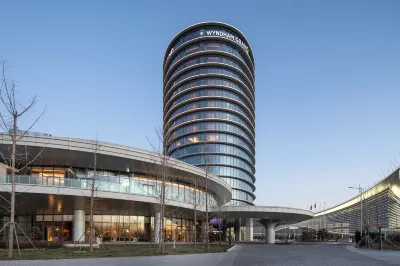 Wyndham Grand Shanxi Xiaohe Xincheng Hotels near Shanxi Automobile Technology College