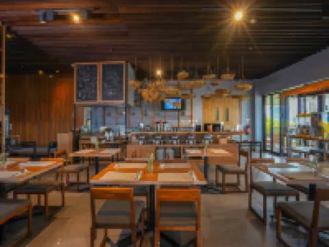 โรงแรมบาติกา ลัมปุง โรงแรมในEngal