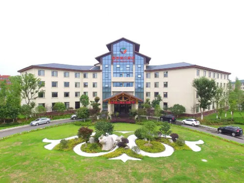 Golden Holiday Hotel