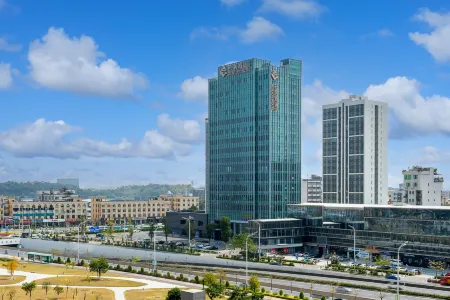 Renjoy Hotel Guangzhou Huadu Отели рядом с достопримечательностью «The Yuen Yuen Taoist Temple Of Guangdong»