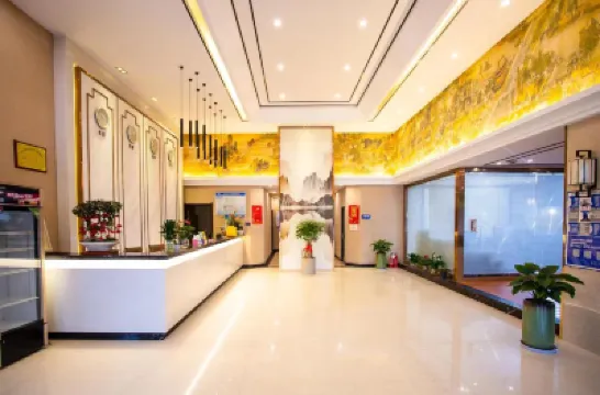 Fengyuan Fashion Hotel (Jinhua High-speed Railway Station) Hotels near Jinhua Railway Station