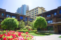 利川麓島國際酒店 鄰近利川市恩健體育投資開發有限公司游泳館的酒店