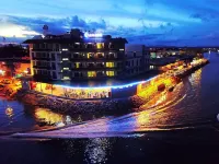 Pacific Inn, Semporna - ที่มีบาร์