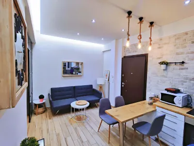 Wsd Lux Stylish 2Bd Apt with Blacony 1' to Metro Hotels in West Athens
