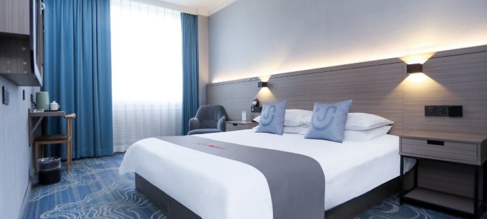 Junyi Chain Hotel (Linzhou Xinglin Road People's Square) Hotel a Linzhou