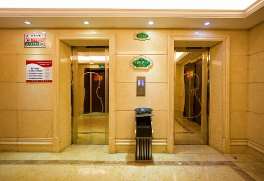 비엔나 호텔 양저우 웬창거