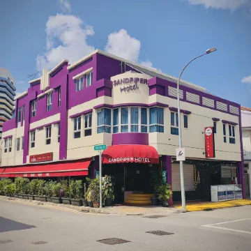 Sandpiper Hotel Отели рядом с достопримечательностью «Торговый центр Mustafa»