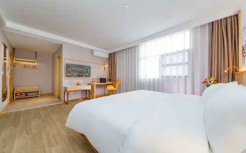 Weina Hotel (Tuanfeng Commercial Pedestrian Street)