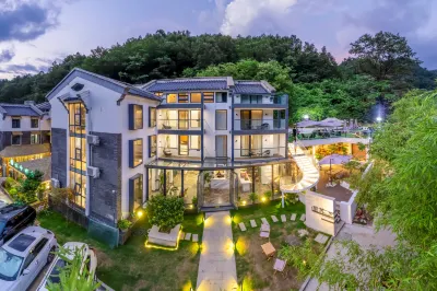 Lisu B&B (Laojunshan Yunjing Cableway Branch 1) فنادق في 