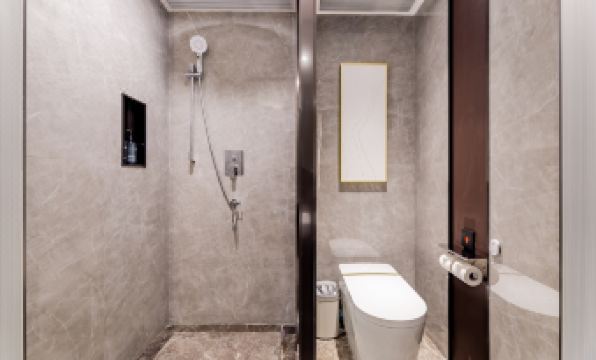 Ramada Bayonne Hotel