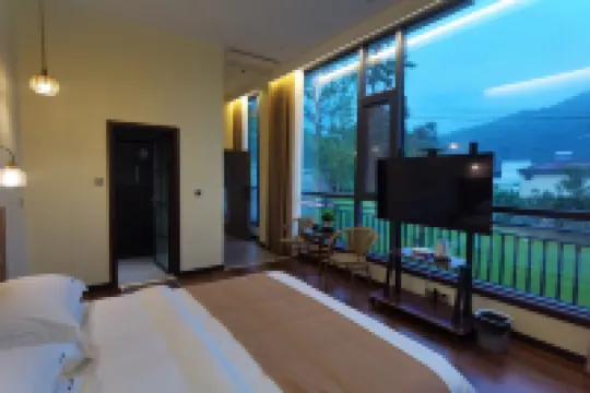 留壩依山臨溪民宿