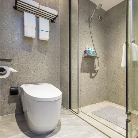 City Comfort Inn Hotel (Guiyang Qianlingshan Gongyuan Penshuichi) Отели рядом с достопримечательностью «Храм Хонгфу»