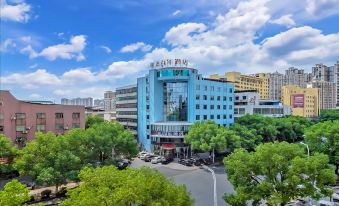 Fuyang Jia Centennial Hotel (Shenlong Branch)