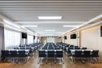 H MｕＦengHotel (Xuchang Liuyi Road Fat Donglai Times Square) - parkir