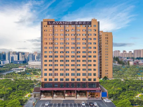 Lavande Hotel (Suizhou Wuyue Plaza) فنادق في سويجَو