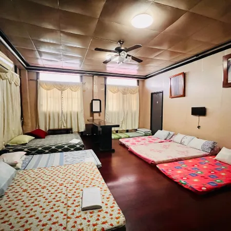 King Henry's Transient Rooms