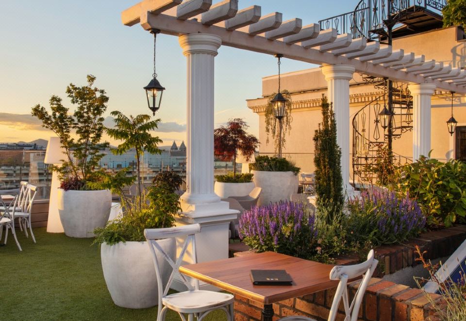 코즈모 호텔 위치