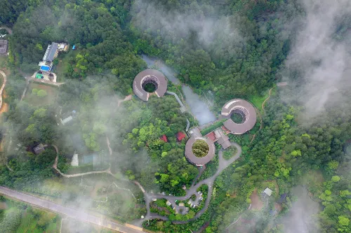 Longyan Guanzhimigu Baixiang Resort Hotel