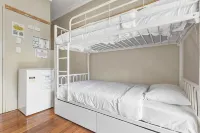 Azzurro Boutique Hotel - Surry Hills Hotels near Five Way Cellars