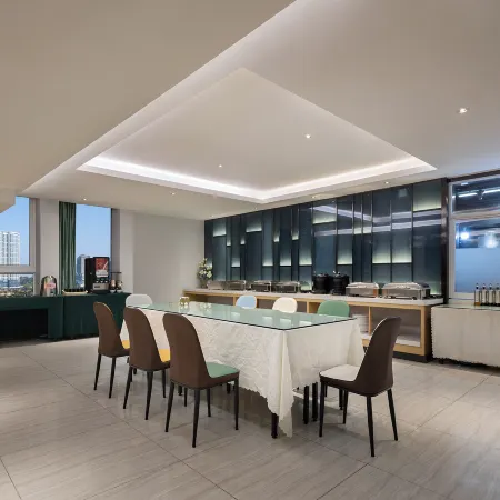 Galaxy Holiday Hotel (Ningxiang Jinzhou Avenue No.1 Middle School)