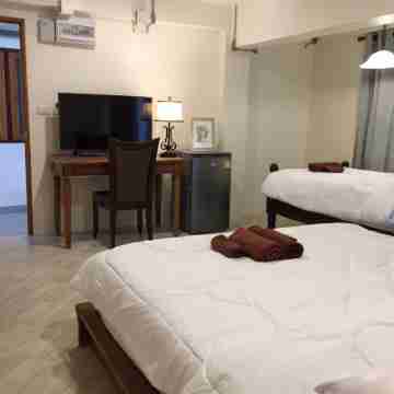 Valentier Cafe and Hotel Rooms