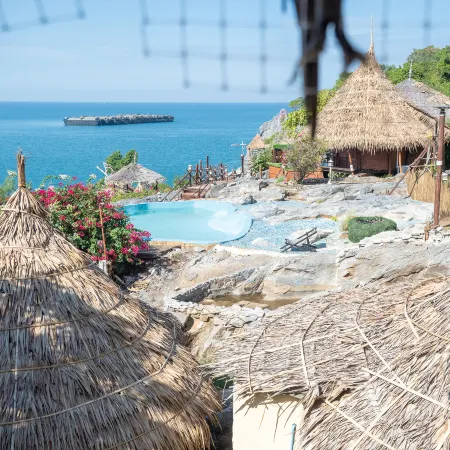 Paree Hut Resort Отели рядом с достопримечательностью «Ко Си Чанг»