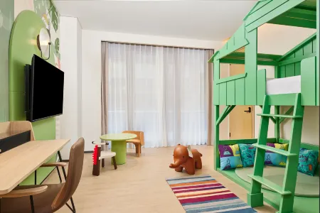 Aloft Beijing Huairou Отели рядом с достопримечательностью «Xizhuangcun»