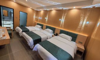 Haoyunlai Light Luxury Hotel (Tianquan Hospital of Traditional Chinese Medicine)