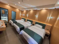 Haoyunlai Light Luxury Hotel (Tianquan Hospital of Traditional Chinese Medicine)