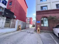 Yueweizhi · Rong Hotel (Baoding Wanbo Plaza & North Baobai Shopping Plaza Branch) - parking