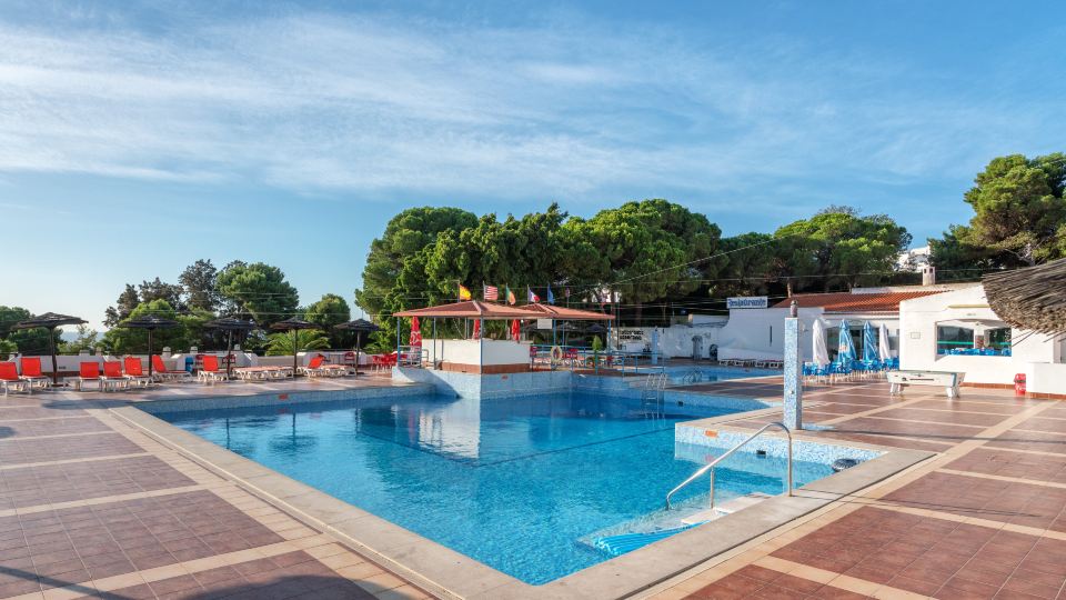 BnB Homes Jardim Cozy Apartment with 3 Swimming pools near the Old Town