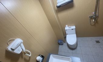 Hello Hotel (Xuzhou Railway Station SUNINNG plaza Shop)